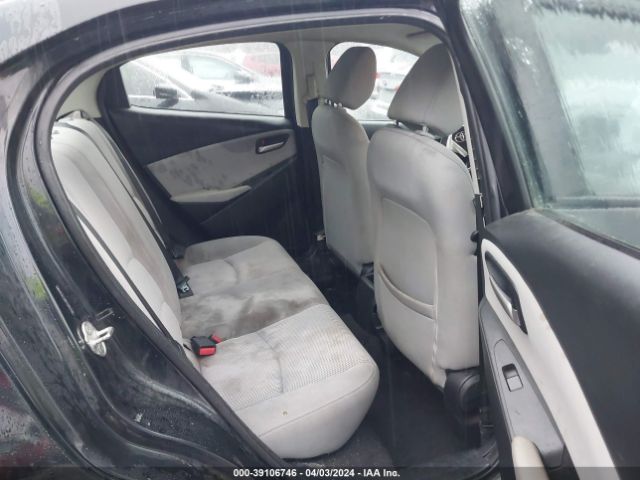 3MYDLBYV6KY505328 Toyota YARIS LE