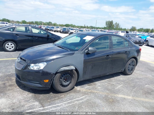 Chevrolet Cruze Ls Auto 2014 1G1PA5SG4E7436831 Image 2
