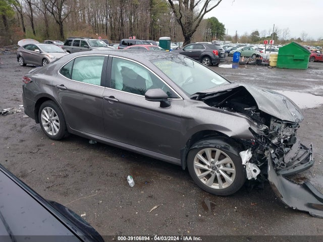 Toyota CAMRY LE 2024 4T1C11BK1RU117330 Image 13