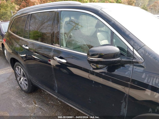 Honda Pilot Touring 2017 5FNYF6H96HB036098 Image 13