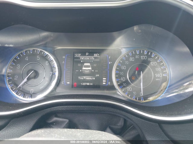 Chrysler 200 Limited 2015 1C3CCCAB6FN745339 Image 7