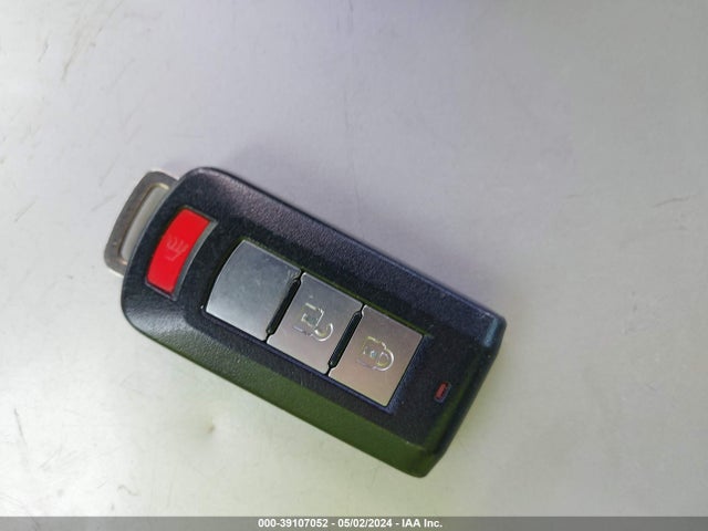 JA4AD3A38EZ012512 Mitsubishi Outlander Se