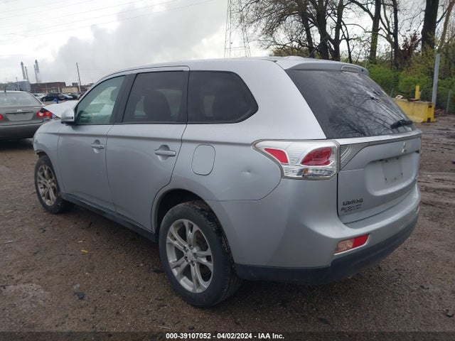 JA4AD3A38EZ012512 Mitsubishi Outlander Se