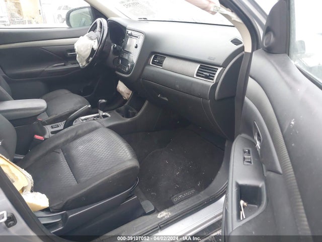 JA4AD3A38EZ012512 Mitsubishi Outlander Se