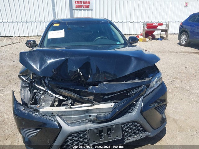 Toyota CAMRY SE 2018 4T1B11HK2JU660001 Image 11