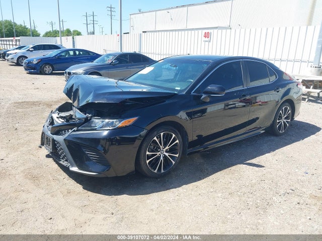 Toyota CAMRY SE 2018 4T1B11HK2JU660001 Image 2