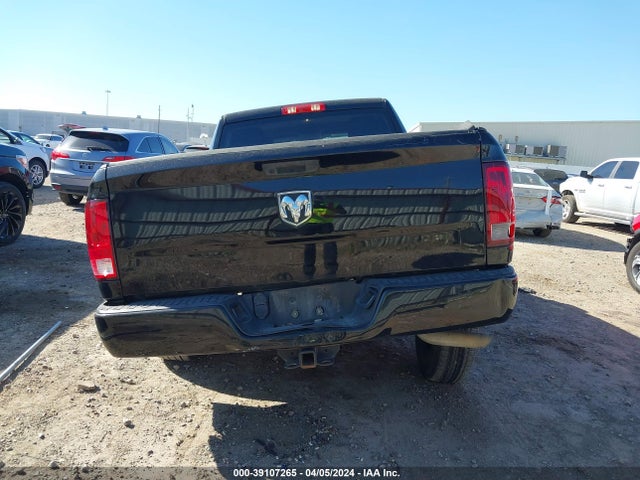 1C6RR6FT5KS720622 RAM 1500 Classic Tradesman Quad Cab 4x2 6'4 Box