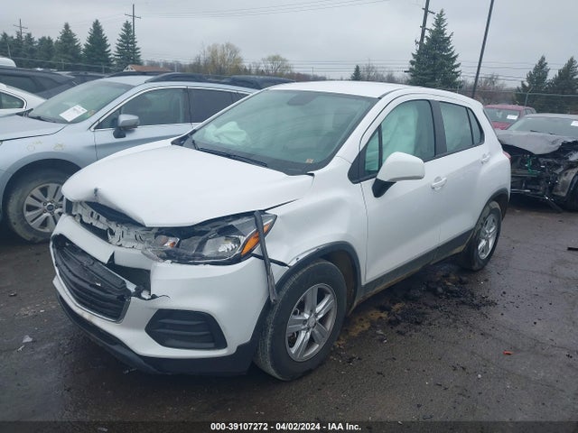 Chevrolet TRAX LS 2019 3GNCJKSB1KL397946 Image 2