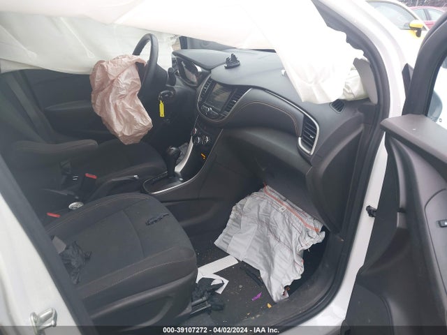 Chevrolet TRAX LS 2019 3GNCJKSB1KL397946 Image 5