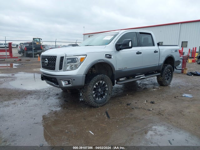 Nissan Titan Pro-4x 2017 1N6AA1E56HN515446 Image 2