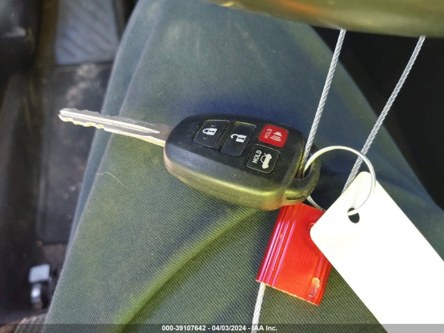 Toyota COROLLA SE 2017 5YFBURHE1HP604188 Image 11