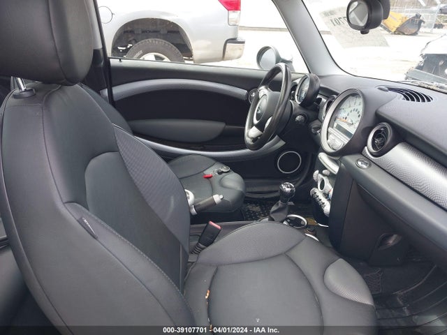 2009 MINI COOPER S WMWMF73549TT96930 Photo 4