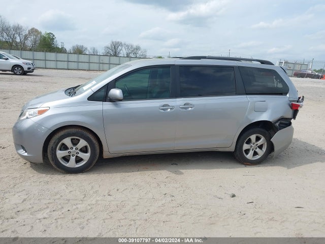 Toyota Sienna Le 8 Passenger 2015 5TDKK3DC8FS568687 Image 14