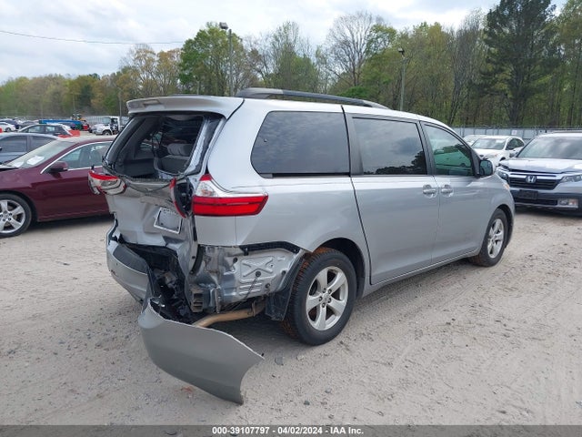 Toyota Sienna Le 8 Passenger 2015 5TDKK3DC8FS568687 Image 4