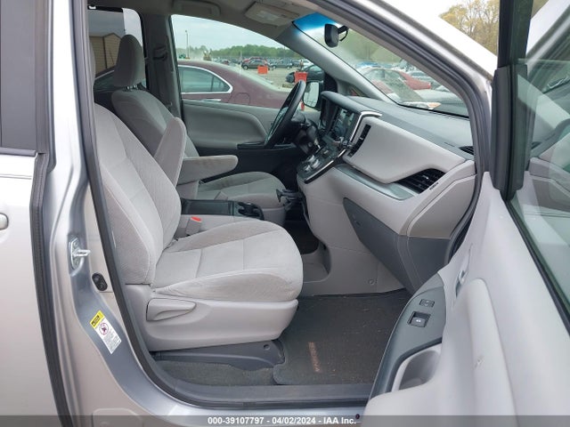 Toyota Sienna Le 8 Passenger 2015 5TDKK3DC8FS568687 Image 5