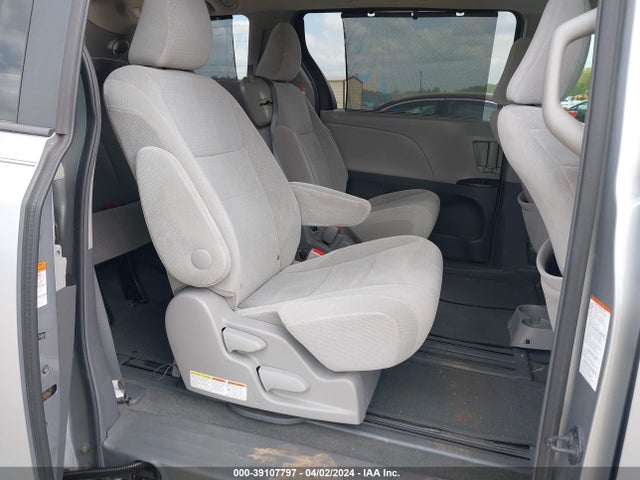 Toyota Sienna Le 8 Passenger 2015 5TDKK3DC8FS568687 Image 8