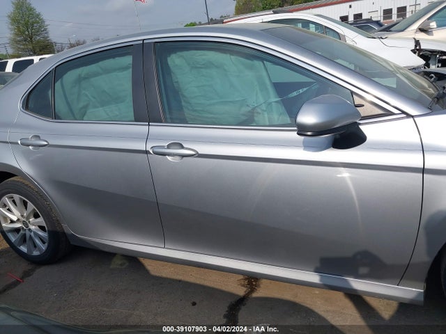 Toyota CAMRY LE 2020 4T1C11AK4LU997769 Image 14