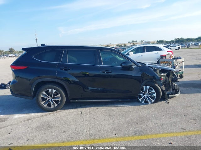 Toyota Highlander Xle 2022 5TDGZRAH5NS091770 Image 14