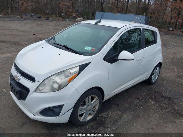 Chevrolet Spark 1lt Cvt 2015 KL8CD6S90FC737277 Image 2
