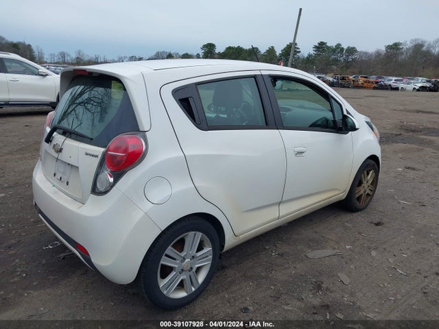 Chevrolet Spark 1lt Cvt 2015 KL8CD6S90FC737277 Image 4