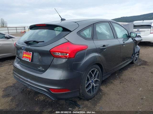 Ford FOCUS SE 2016 1FADP3K26GL363155 Image 4
