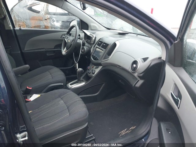 Chevrolet Sonic Lt Auto 2015 1G1JC5SB8F4205924 Image 5