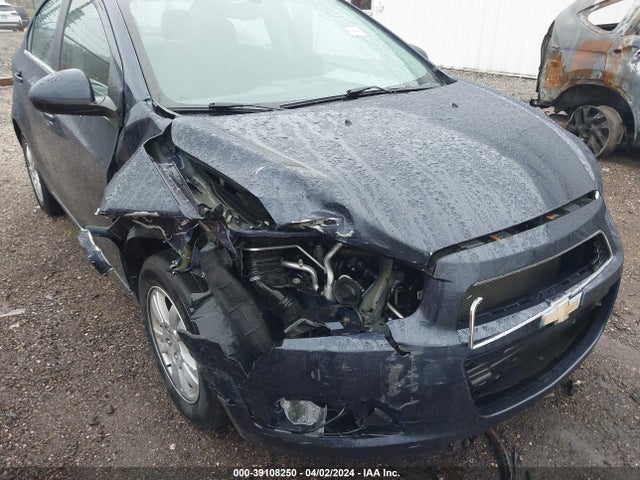 Chevrolet Sonic Lt Auto 2015 1G1JC5SB8F4205924 Image 6