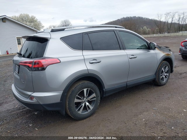 2T3RFREV6HW655818 Toyota Rav4 Xle