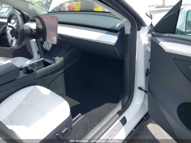 7SAYGDED8PF930616 Tesla Model Y Rwd
