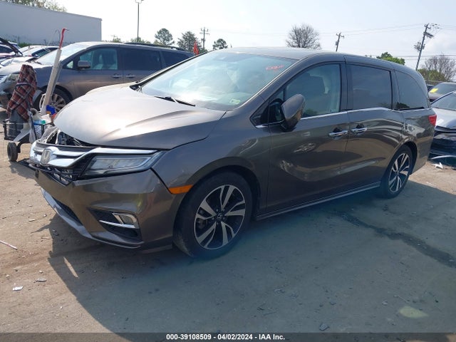 Honda Odyssey Elite 2018 5FNRL6H97JB087497 Image 2