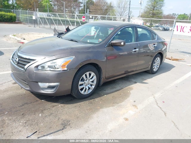 Nissan Altima 2.5 S 2015 1N4AL3AP0FC272795 Image 2