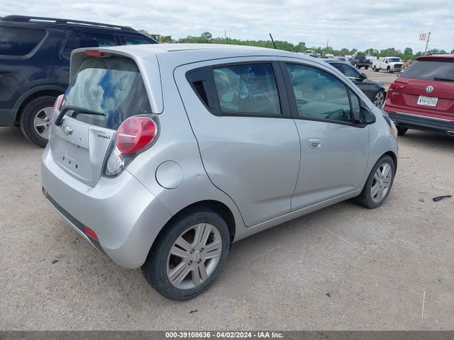 Chevrolet Spark 1lt Auto 2014 KL8CD6S99EC409547 Image 4