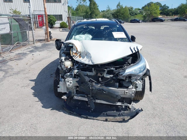 Toyota C-HR XLE 2020 NMTKHMBX6LR106780 Image 12