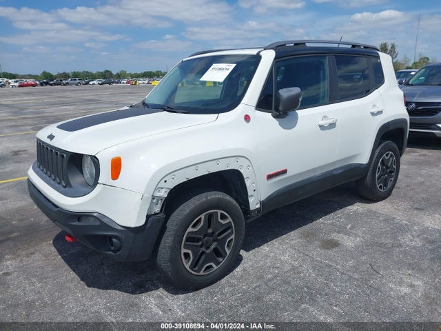 ZACCJBCT3FPC33305 Jeep Renegade Trailhawk