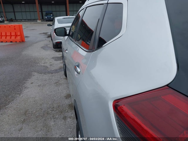 Nissan ROGUE SV 2018 KNMAT2MT3JP612827 Image 18