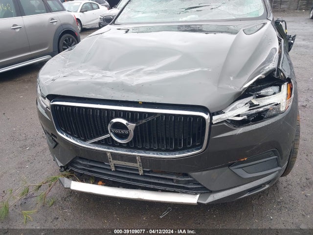 Volvo Xc60 T5 Momentum 2018 YV4102RK7J1075615 Image 10