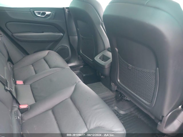 Volvo Xc60 T5 Momentum 2018 YV4102RK7J1075615 Image 8