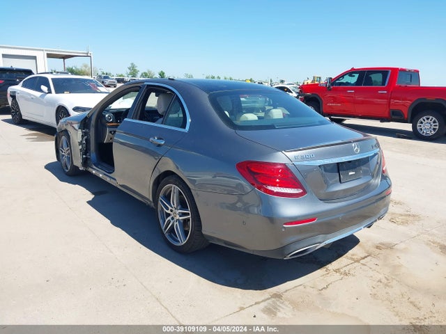 Mercedes-Benz E 300 2018 WDDZF4JB4JA427261 Image 3