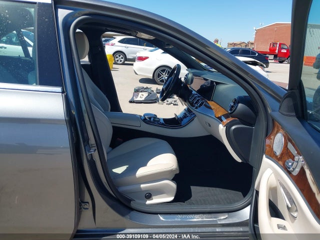 Mercedes-Benz E 300 2018 WDDZF4JB4JA427261 Image 5
