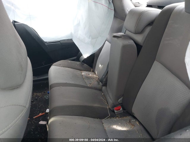 Toyota COROLLA LE 2018 5YFBURHE4JP797751 Image 8