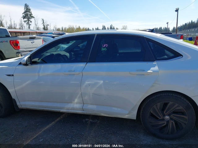 2019 Volkswagen Jetta 1.4t Sel Premium მანქანა იყიდება აუქციონზე, vin: 3VWG57BUXKM002568, აუქციონის ნომერი: 39109151