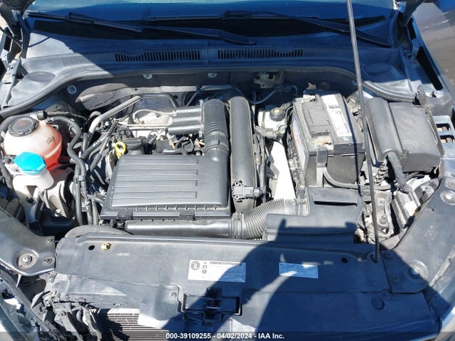 3VW2B7AJ4JM206176 Volkswagen Jetta 1.4t S