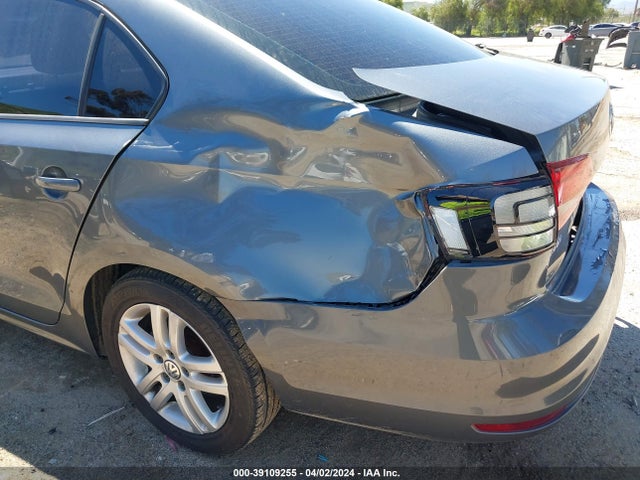 3VW2B7AJ4JM206176 Volkswagen Jetta 1.4t S