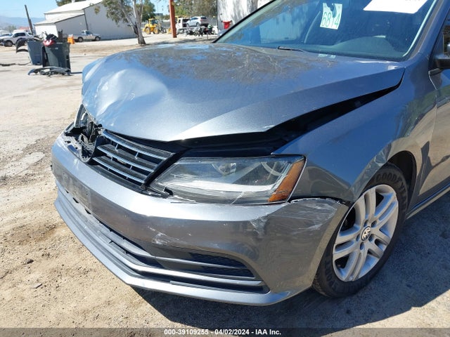 3VW2B7AJ4JM206176 Volkswagen Jetta 1.4t S