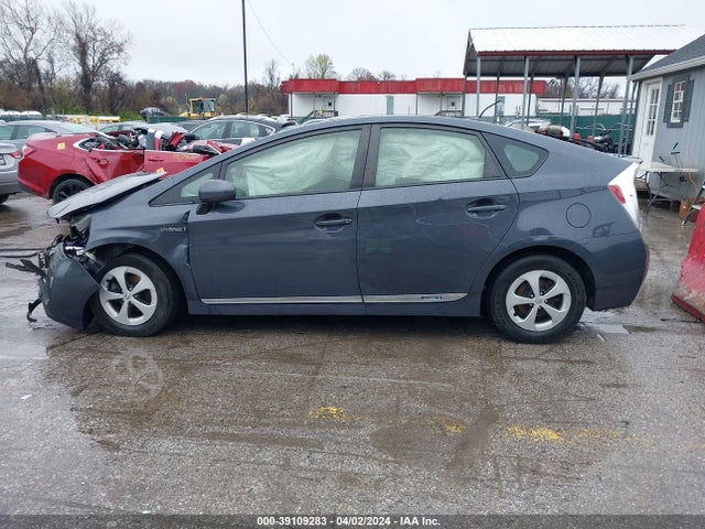 Toyota Prius Four 2015 JTDKN3DU6F1874851 Image 13