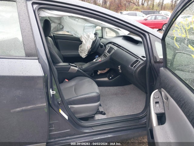 Toyota Prius Four 2015 JTDKN3DU6F1874851 Image 5