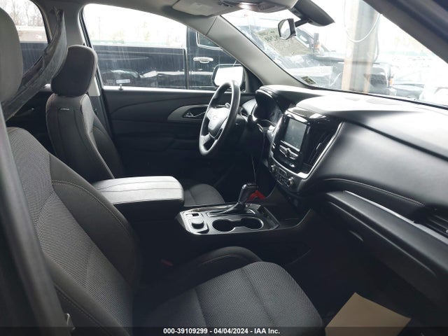 Chevrolet Traverse Ls 2019 1GNERFKW6KJ273240 Image 5