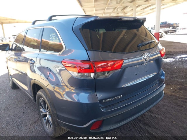 Toyota Highlander Le 2018 5TDZZRFH9JS250365 Image 3
