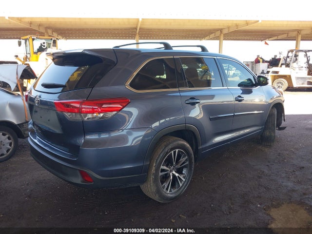 Toyota Highlander Le 2018 5TDZZRFH9JS250365 Image 4