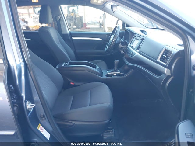 Toyota Highlander Le 2018 5TDZZRFH9JS250365 Image 5